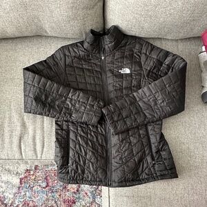 The North Face Size M black packable puffer Thermoball